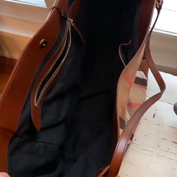 Authentic Burberry Canterbury Vintage Large with Tags - Picture 11 of 15